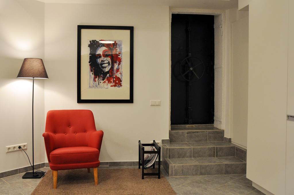 Bomb Shelter Apartment VNO Camera foto