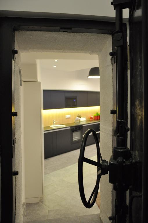 Bomb Shelter Apartment VNO Camera foto